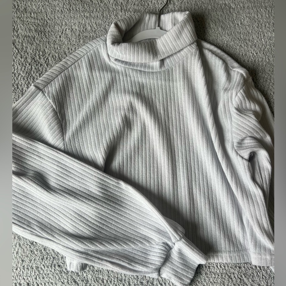 SHEIN cropped turtleneck sweater